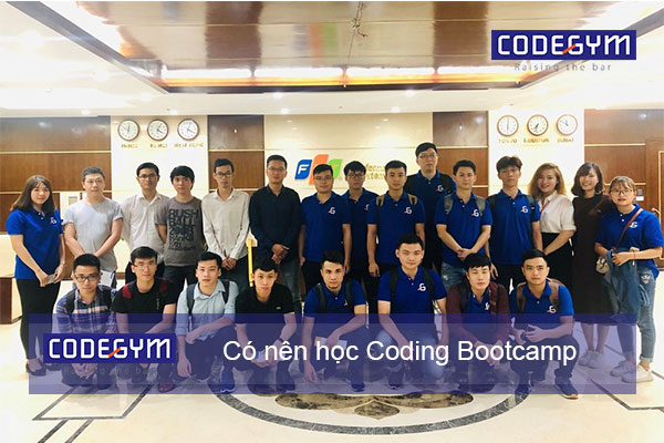 Cac-ban-sinh-vien-co-nen-theo-hoc-Coding-Bootcamp?