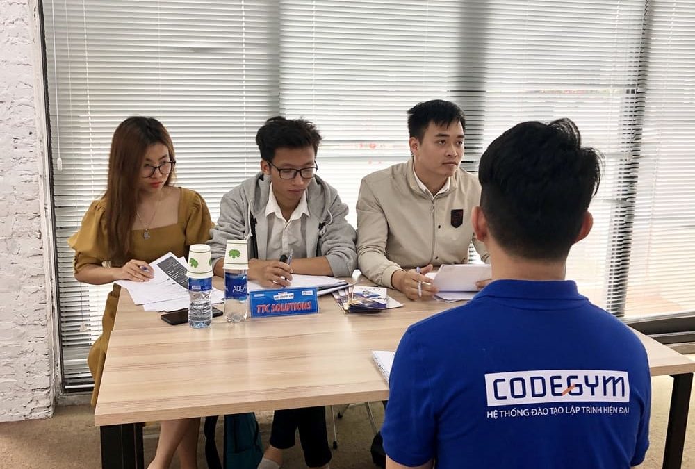 Học viên CodeGym nắm bắt cơ hội việc làm tại Hiring Day